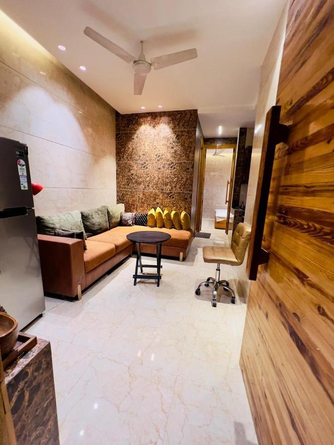 Divine Rajouri Garden Hotel